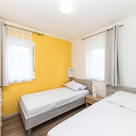 Casa vacanze Front In Donji Seget